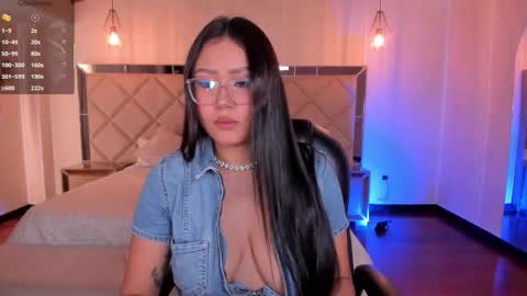 Snapshot of amberlewis_ chatting on September 24, 3:24 am Amber online show from September 24, 3:24 am