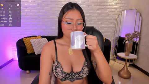 Snapshot of amberlewis_ chatting on October 11, 3:55 am Amber online show from October 11, 3:55 am