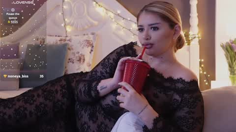 Amberseyes online show from January 17, 7:08 am