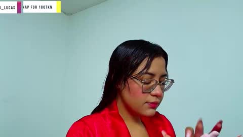 Amelia  Lucas online show from December 31, 6:46 pm