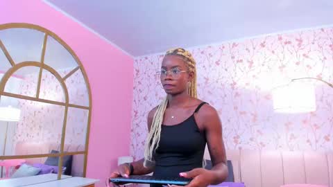 Amelia Adams online show from October 13, 6:21 pm