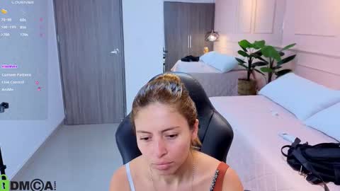 AMELIA online show from November 19, 11:42 am