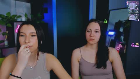 ameliaa_sweet online show from March 27, 12:50 pm