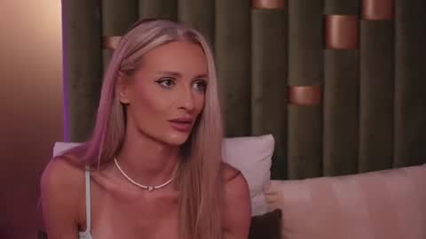 Amelia online show from July 24, 8:06 pm