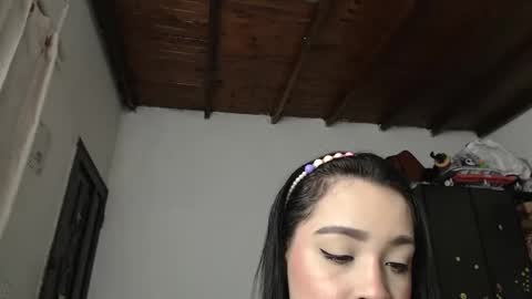 ami_rosee online show from December 2, 4:02 am