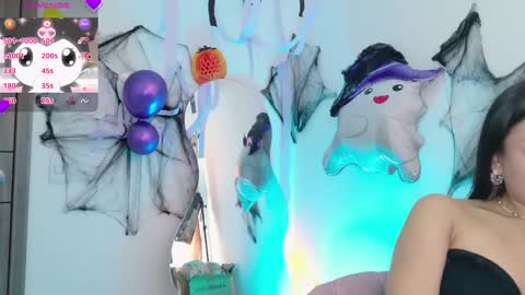 Amy online show from October 22, 6:09 pm