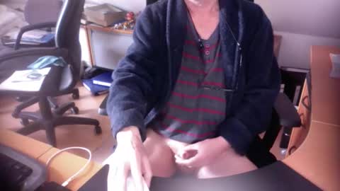 Snapshot of amor2200 chatting on February 27, 1:07 pm Amor2200 online show from February 27, 1:07 pm