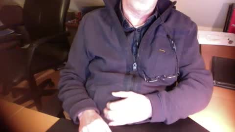 Snapshot of amor2200 chatting on February 17, 6:39 pm Amor2200 online show from February 17, 6:39 pm