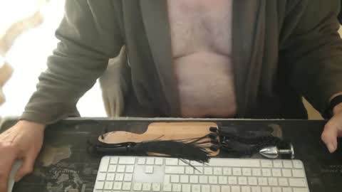 amslave4f online show from May 9, 8:53 am