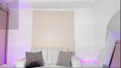 Snapshot of amy_medina_ chatting on October 21, 3:38 pm Emily online show from October 21, 3:38 pm