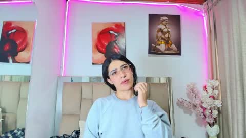 Amy online show from April 27, 11:30 am