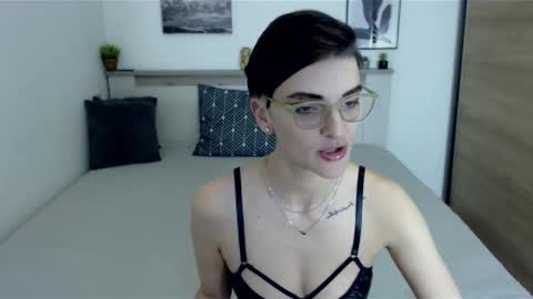 Snapshot of amylexy chatting on January 6, 11:07 am Hi there guys  My pleasure in your hands  pvt is open online show from January 6, 11:07 am