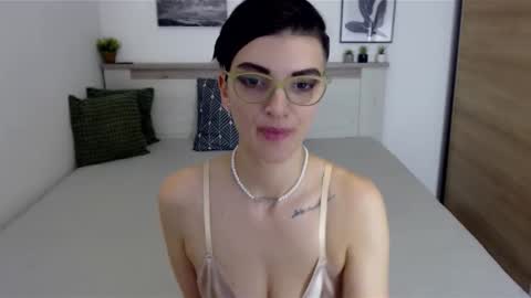 Snapshot of amylexy chatting on December 8, 11:14 am Hi there guys  My pleasure in your hands  pvt is open online show from December 8, 11:14 am