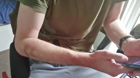 A online show from April 8, 12:52 pm