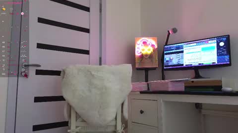Snapshot of anabelle_wet chatting on February 14, 6:29 pm Annie  online show from February 14, 6:29 pm