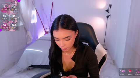 ANABEL WOLF  online show from December 4, 4:39 pm