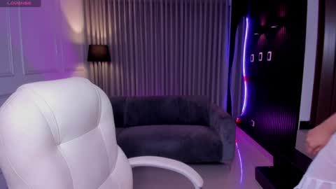 Anahi Curlie online show from January 25, 8:10 am