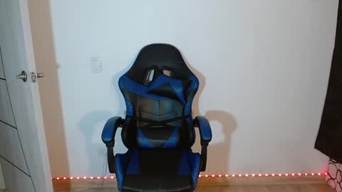 Snapshot of anarosse__ chatting on September 16, 2:46 am ana 3 online show from September 16, 2:46 am