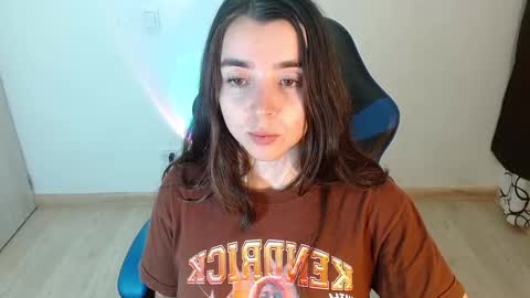 Snapshot of anarosse__ chatting on March 6, 1:58 am ana 3 online show from March 6, 1:58 am