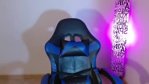 Snapshot of anarosse__ chatting on October 15, 2:48 am ana 3 online show from October 15, 2:48 am