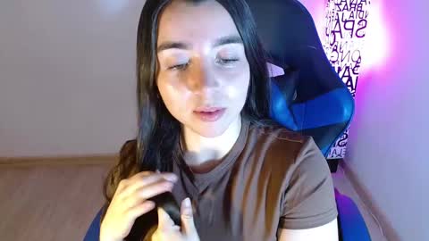 Snapshot of anarosse__ chatting on October 27, 2:11 am ana 3 online show from October 27, 2:11 am