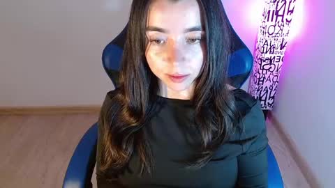 Snapshot of anarosse__ chatting on October 1, 2:10 am ana 3 online show from October 1, 2:10 am