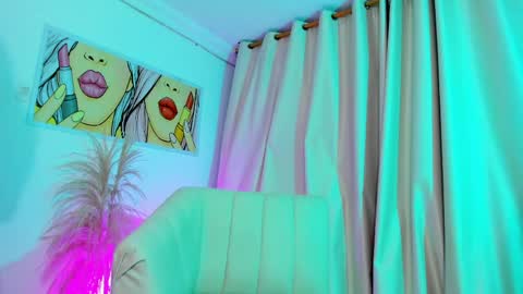 Ana online show from April 6, 7:37 pm