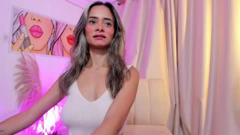 Ana online show from April 4, 7:32 pm