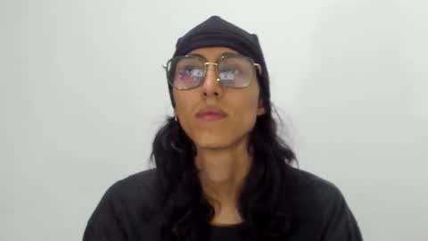 ander_basshall online show from December 2, 3:27 am