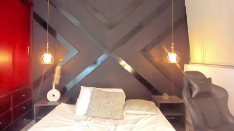 A N D R E online show from April 9, 6:19 am