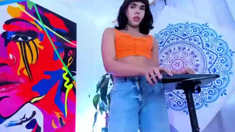 Andrea online show from June 17, 8:03 pm