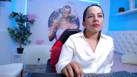 Andrea online show from May 12, 3:26 am