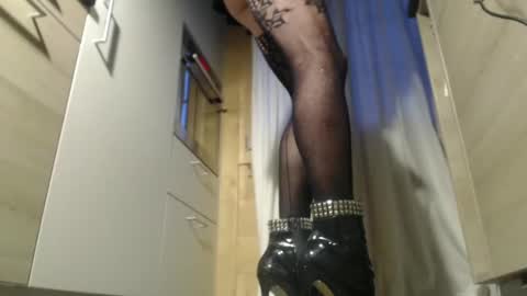 Andrea online show from December 13, 6:42 am