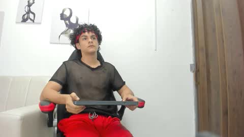 Snapshot of andres_cream chatting on September 19, 4:44 pm andres_cream online show from September 19, 4:44 pm
