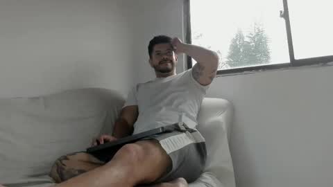 Andres online show from April 15, 8:20 pm