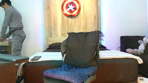 Andrew online show from November 27, 1:02 am