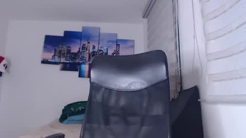 andrew_holden__ online show from September 17, 1:09 am