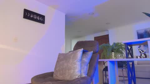 ANDREW WEST online show from January 11, 9:43 pm