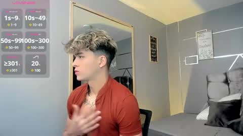 Snapshot of andrius_24 chatting on January 22, 12:49 pm      online show from January 22, 12:49 pm