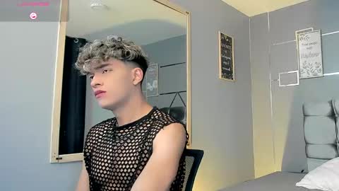 Snapshot of andrius_24 chatting on January 20, 1:00 pm      online show from January 20, 1:00 pm