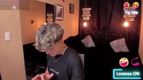 Snapshot of andrius_24 chatting on March 8, 6:05 pm      online show from March 8, 6:05 pm