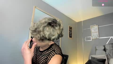 Snapshot of andrius_24 chatting on February 3, 1:19 pm      online show from February 3, 1:19 pm