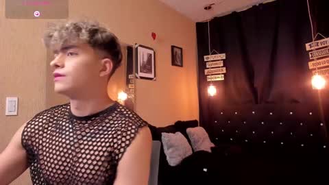 Snapshot of andrius_24 chatting on February 24, 1:21 pm      online show from February 24, 1:21 pm