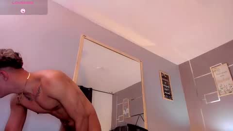 Snapshot of andrius_24 chatting on January 13, 6:16 pm      online show from January 13, 6:16 pm