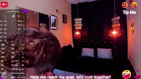 Snapshot of andrius_24 chatting on October 14, 7:28 pm      online show from October 14, 7:28 pm