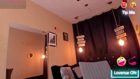 Snapshot of andrius_24 chatting on February 28, 7:25 pm      online show from February 28, 7:25 pm