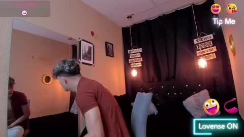 Snapshot of andrius_24 chatting on March 8, 9:08 pm      online show from March 8, 9:08 pm