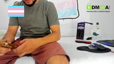 hugeclit  online show from March 8, 3:45 pm