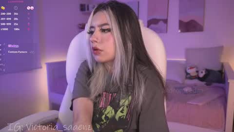 Victoria Senz  online show from November 13, 9:50 pm