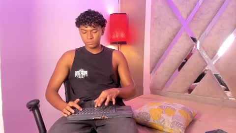 andy_jones7 online show from October 1, 3:16 am